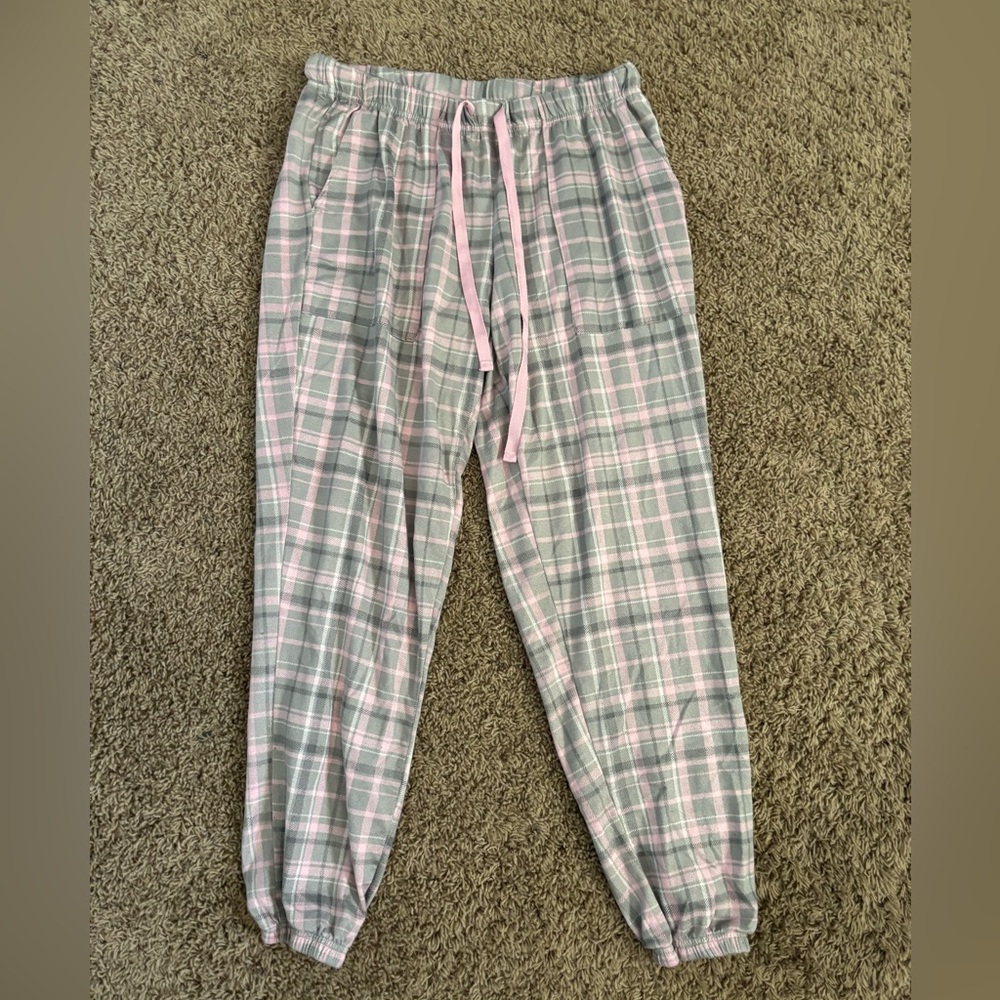 pink and grey women’s pajama pants